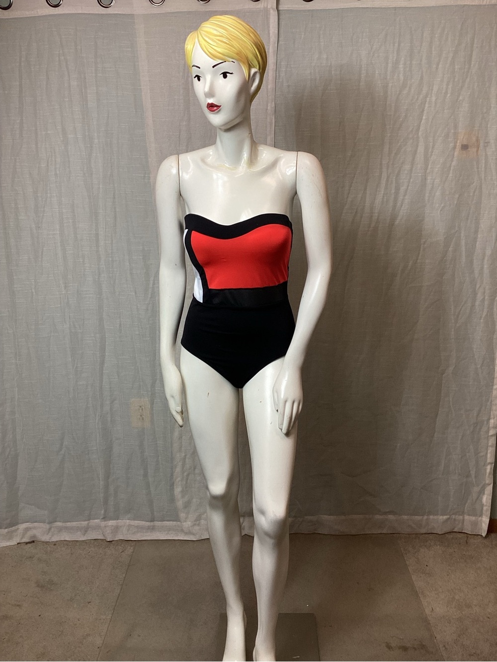 NWT JETS by Jessika Allen Colorblock Strapless One-Piece Swimsuit; Size: 10